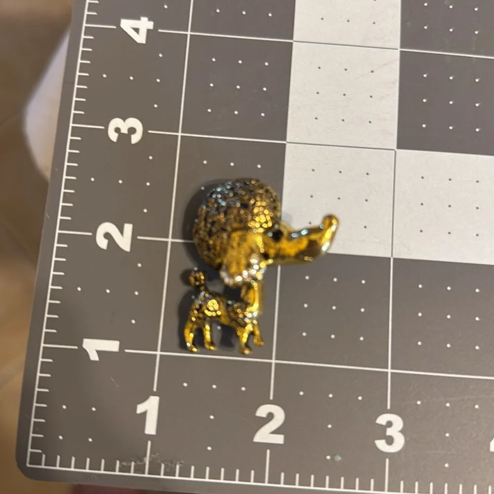 Vintage gold tone poodle brooch with crystals